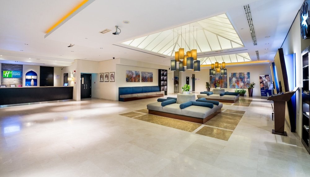 Holiday Inn Express Dubai Airport Dubai Price Address Reviews Dubai airport holiday inn express. makemytrip