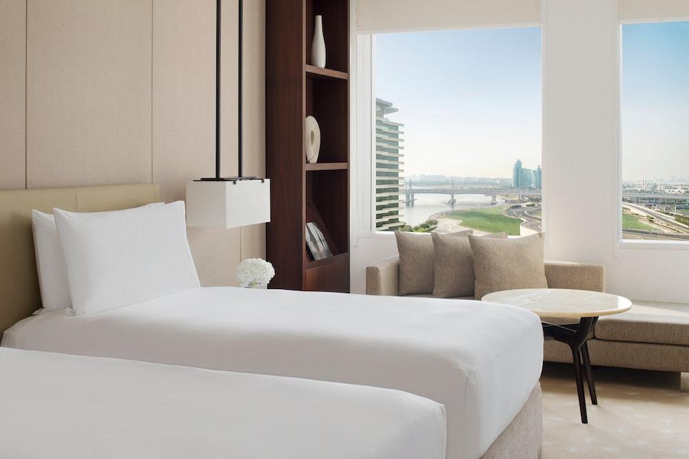 InterContinental Dubai Festival City Room Type - Signature Suite Club Lounge Access Creek View