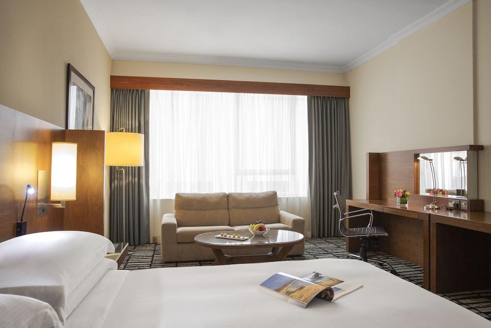 Jumeira Rotana - Tap to explore photos