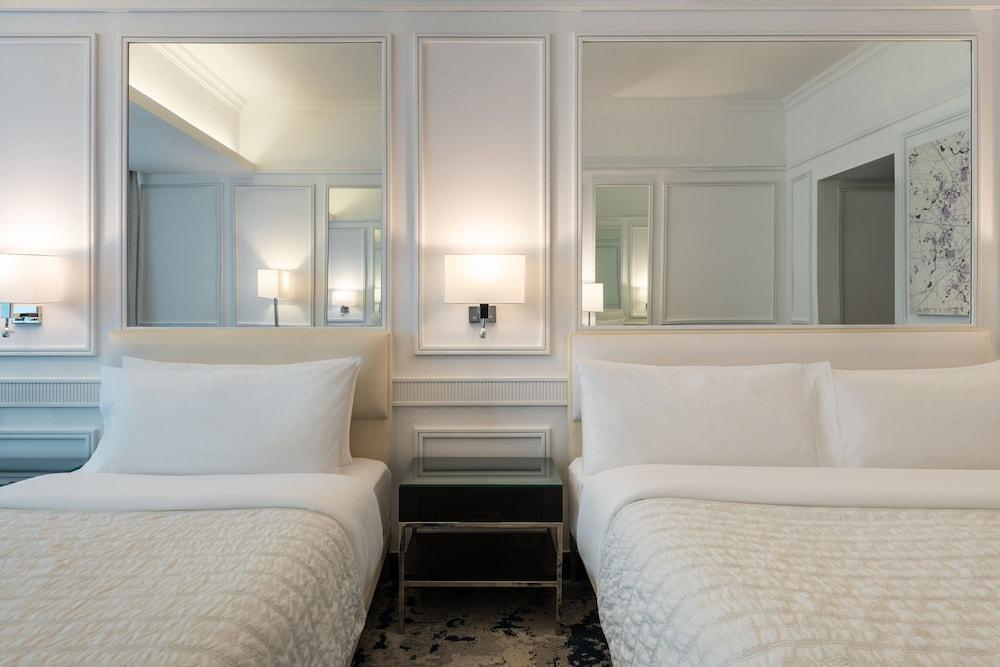 Le Meridien Mina Seyahi Beach Resort & Marina Room Type - Deluxe Sea View with Balcony, 1 King & 1 Single Le Meridien Mina Seyahi Beach Resort & Marina Room Type - Deluxe Sea View with Balcony, 1 King & 1 Single