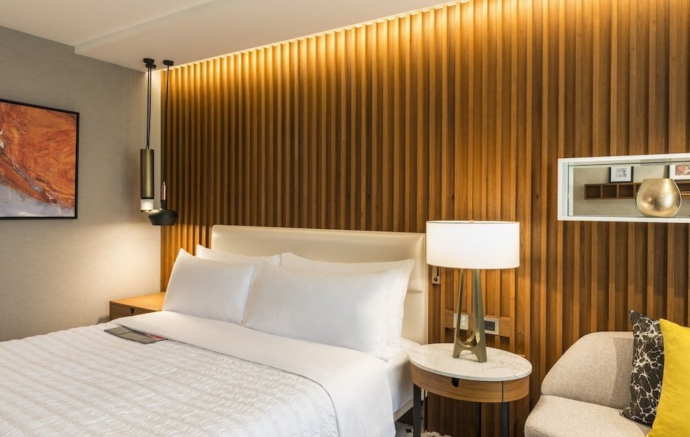 Le Meridien Dubai Hotel & Conference Centre Room Type - Executive Room, 1 Double Bed