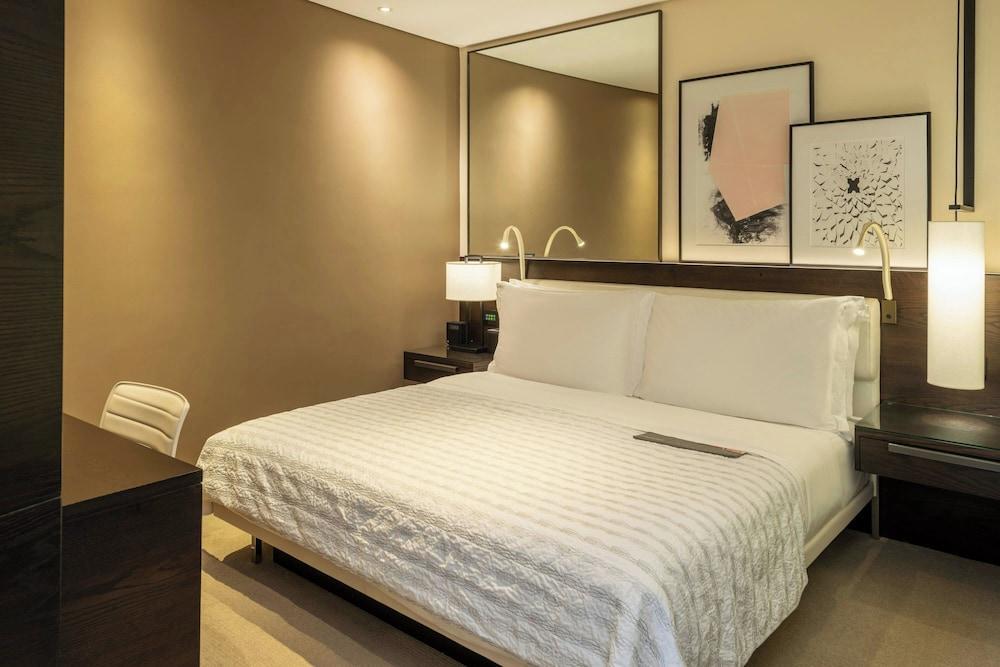 Le Royal Meridien Beach Resort And Spa Room Type - Superior Room, 1 King Bed, Balcony (View)