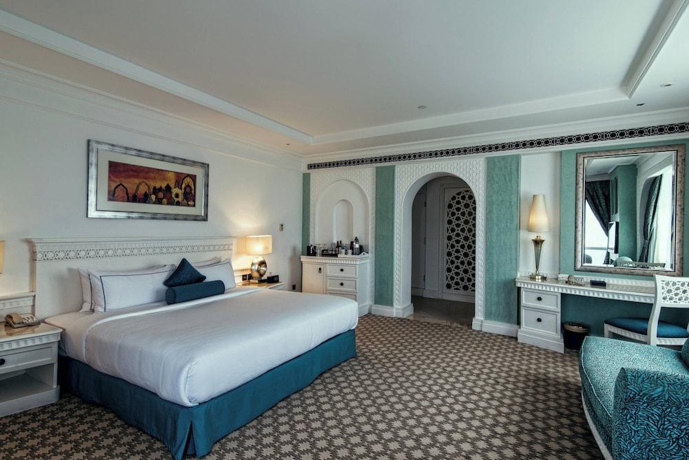 Al Habtoor Grand Resort, Autograph Collection By Marriott - Tap to explore photos