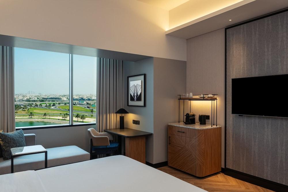 Sheraton Mall of the Emirates Hotel, Dubai - Tap to explore photos