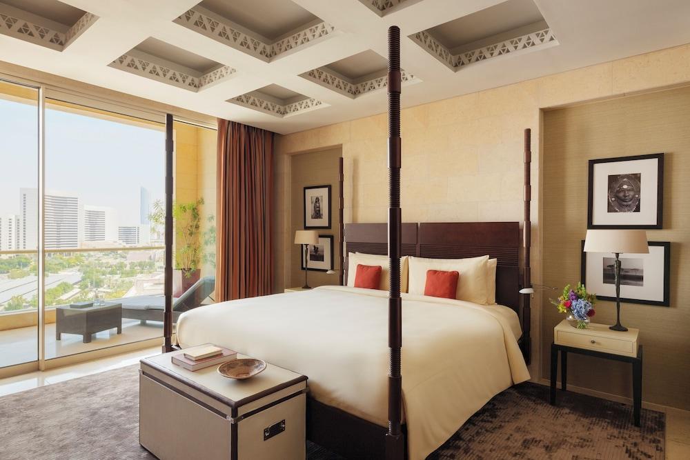 Raffles Dubai Room Type - Suite (Landmark - Skyline View)