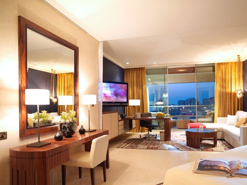 Raffles Dubai Room Type - Signature Room, 1 King Bed