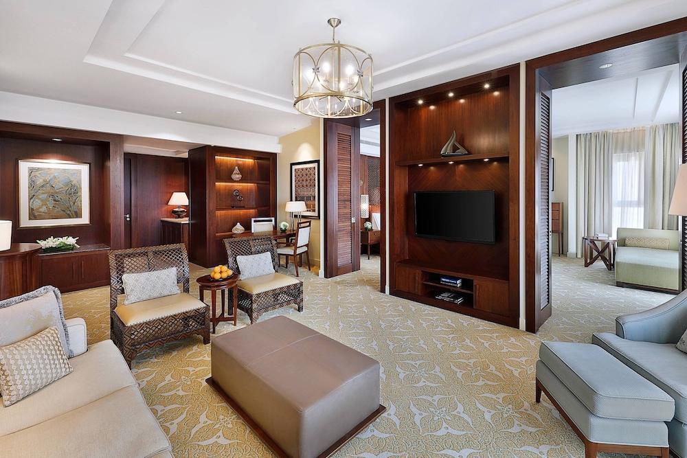 The Ritz-Carlton Room Type - Suite, 1 King Bed, Garden View (Balcony)