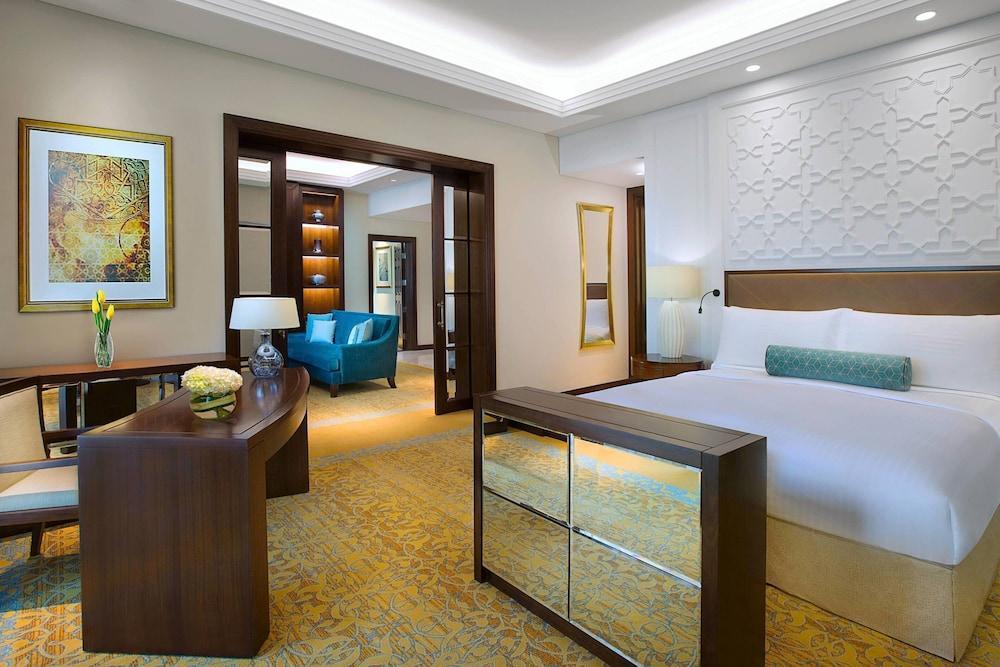The Ritz-Carlton Room Type - Family Suite, 2 Bedrooms, Balcony