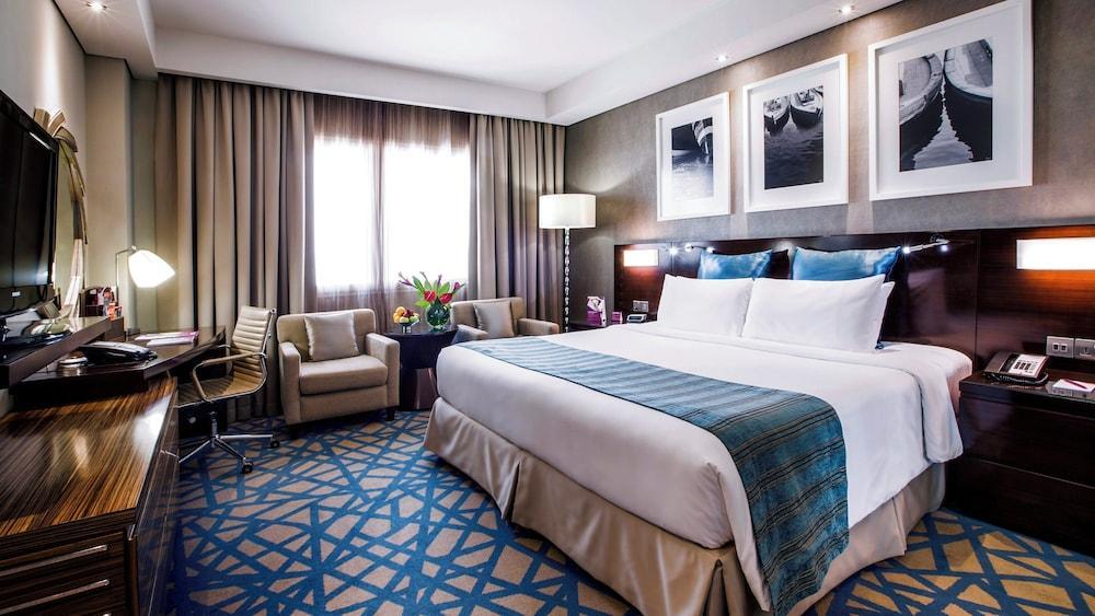 Crowne Plaza Hotel- Dubai Deira Room Type - Premium Room