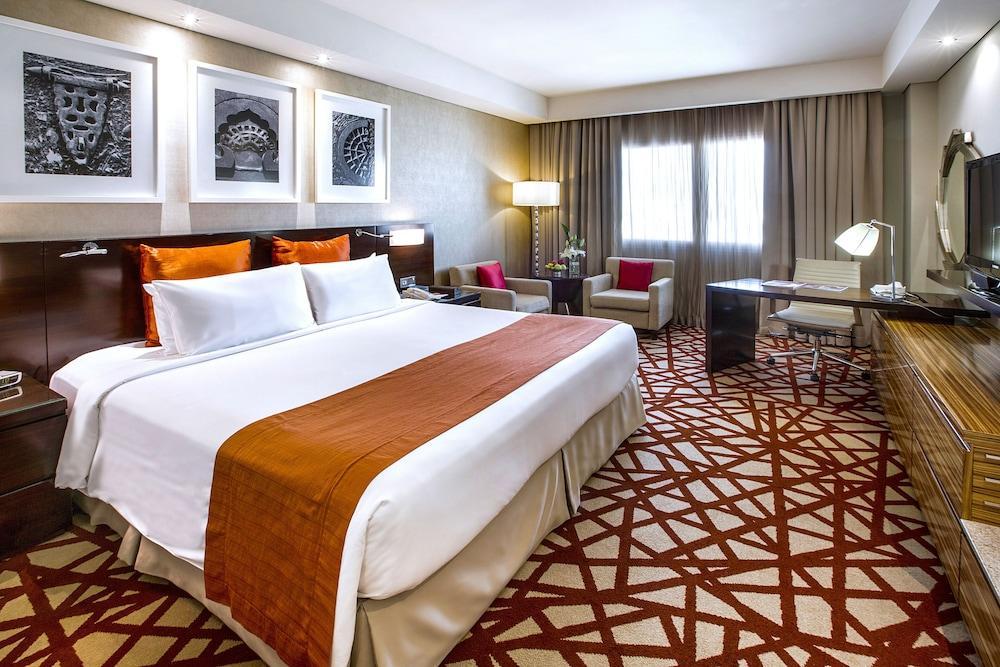 Crowne Plaza Hotel- Dubai Deira Room Type - Standard Room