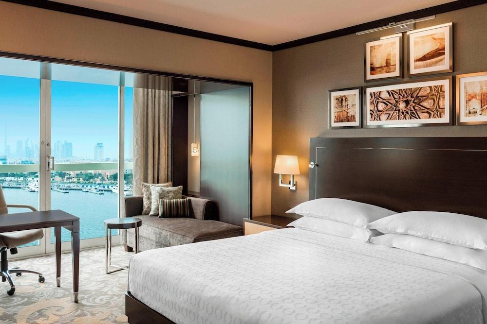 Sheraton Dubai Creek Hotel & Towers Room Type - Deluxe Room, 1 King Bed (View) Sheraton Dubai Creek Hotel & Towers Room Type - Deluxe Room, 1 King Bed (View)