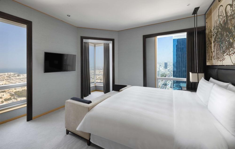 Shangri-La Dubai Room Type - One Bedroom Suite, Sea View