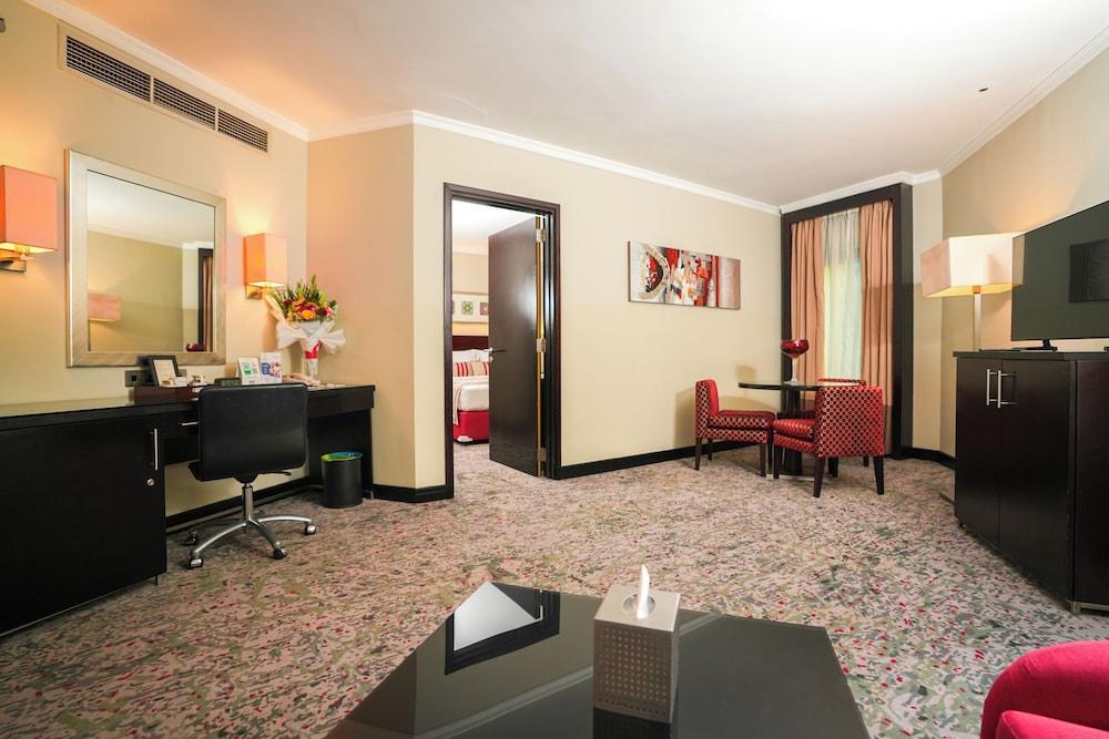 Ramada Plaza Deira Room Type - 1 King Bed, Executive Suite, Non-Smoking