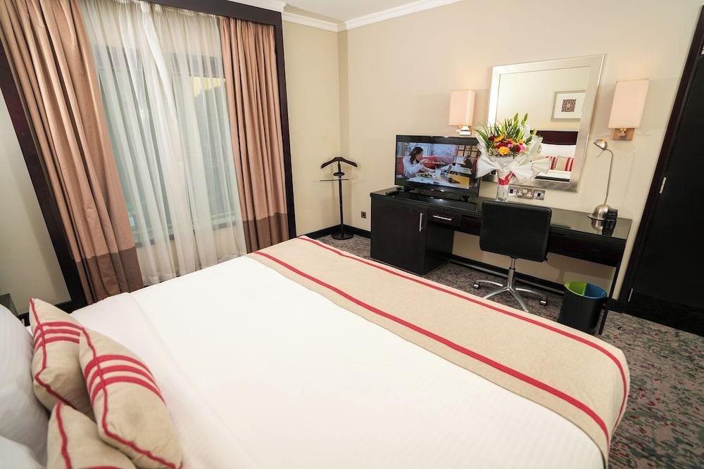 Ramada Plaza Deira Room Type - 1 King Bed, Deluxe Room, Non-Smoking