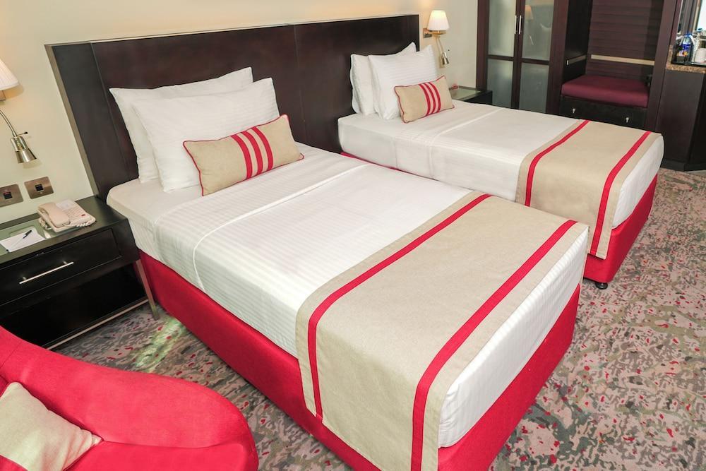 Ramada Plaza Deira Room Type - Deluxe Room, 2 Twin Beds, Non Smoking
