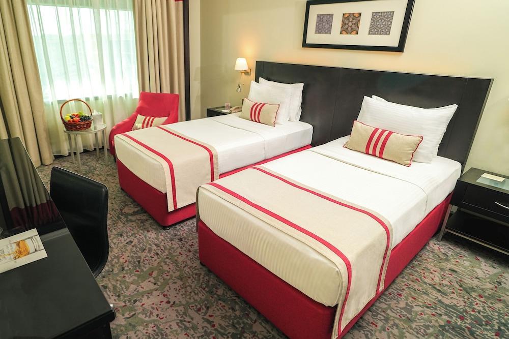 Ramada Plaza Deira Room Type - 2 Twin Beds, Accessible Deluxe Room, Non-Smoking