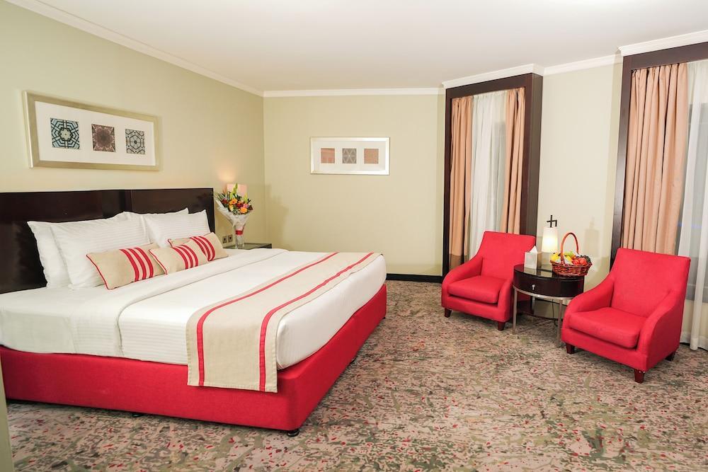 Ramada Plaza Deira Room Type - 1 King Bed, Deluxe Family Room, Non-Smoking