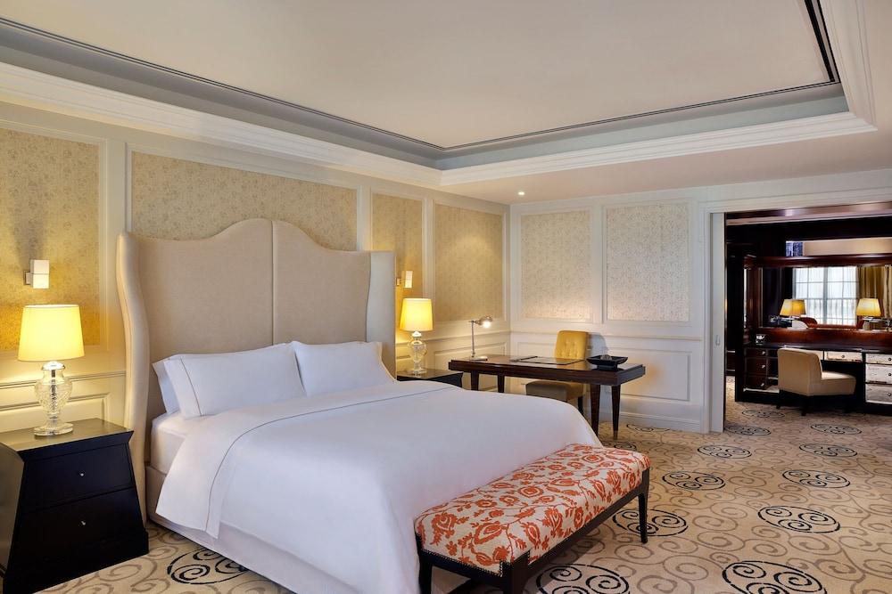 The Westin Dubai Mina Seyahi Beach Resort & Marina - Tap to explore photos
