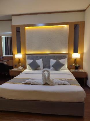 York International Hotel Room Type - Standard King Room