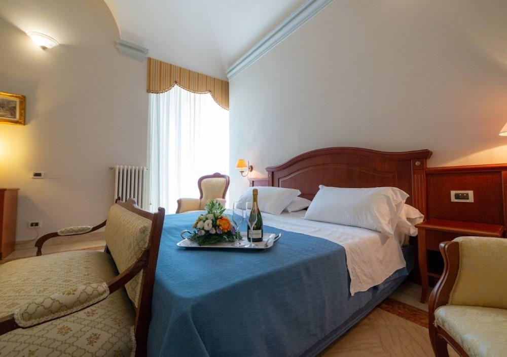 Villa Tuscolana Room Type - Junior Double or Twin Room