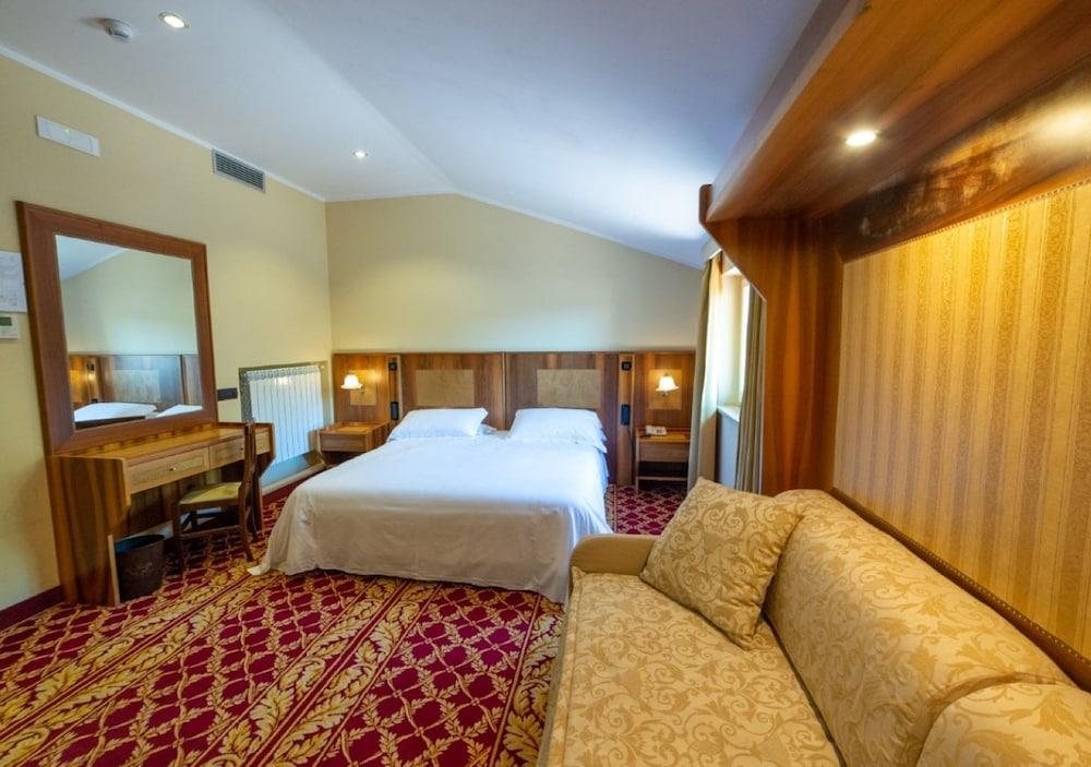 Villa Tuscolana Room Type - Superior Triple Room Villa Tuscolana Room Type - Superior Triple Room
