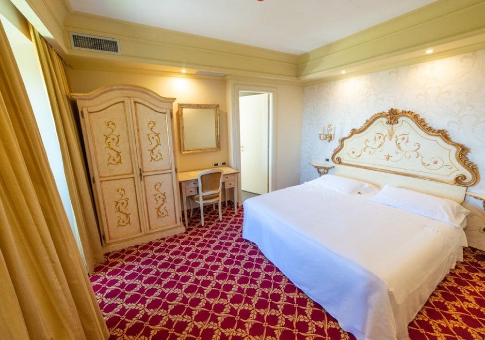 Villa Tuscolana Room Type - Superior Double or Twin Room