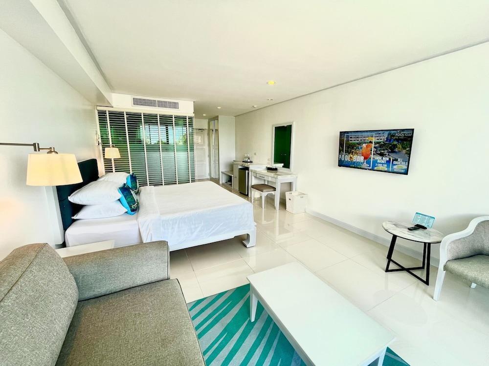 Andaman Beach Suites Hotel Room Type - Deluxe Pool View Andaman Beach Suites Hotel Room Type - Deluxe Pool View