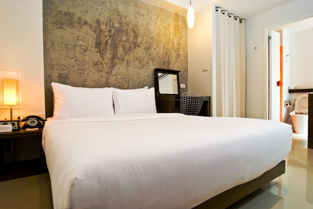 The Album Hotel Room Type - Standard Room , 1 Queen Bed (HIP Room)