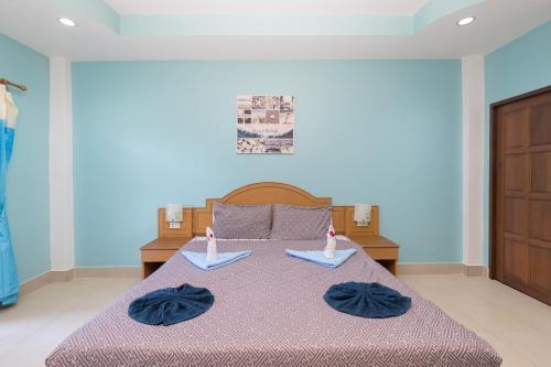 Grand View - Tap to explore photos