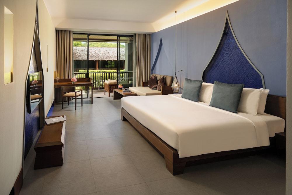 Avista Hideaway Phuket Patong - MGallery Room Type - Deluxe Room, Garden View, 1 King Bed & 1 Sofa Bed Avista Hideaway Phuket Patong - MGallery Room Type - Deluxe Room, Garden View, 1 King Bed & 1 Sofa Bed