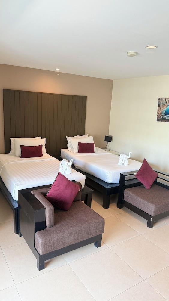 Baramee Resortel Room Type - Deluxe room 2 single bed