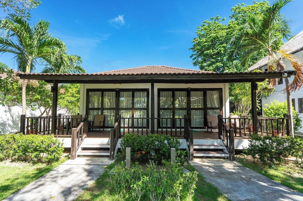 Ban Raya Resort and Spa Room Type - Raya Villa With Terrace Bathtub including roundtrip shuttle boats