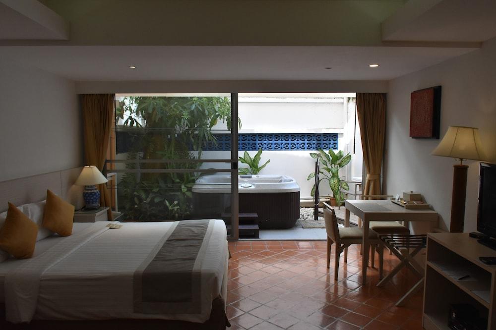 Kantary Bay Hotel Phuket - Tap to explore photos