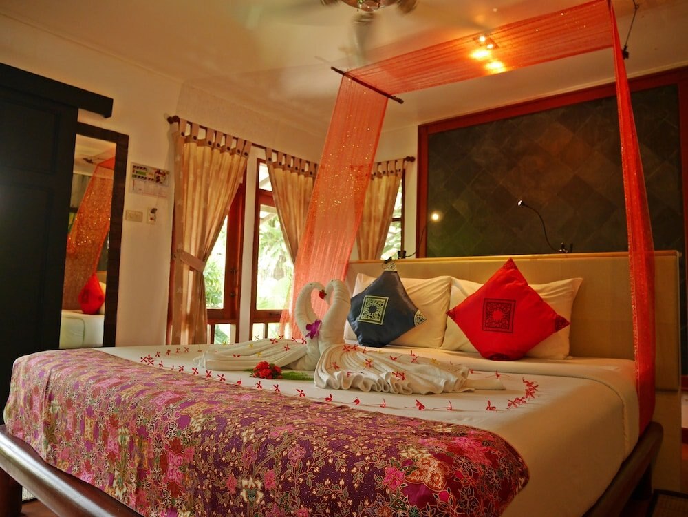 Bangtao Beach Chalet Room Type - Deluxe Double Room