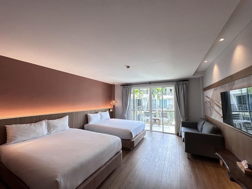 Baan Karon Resort Room Type - Premier Quadruple Room