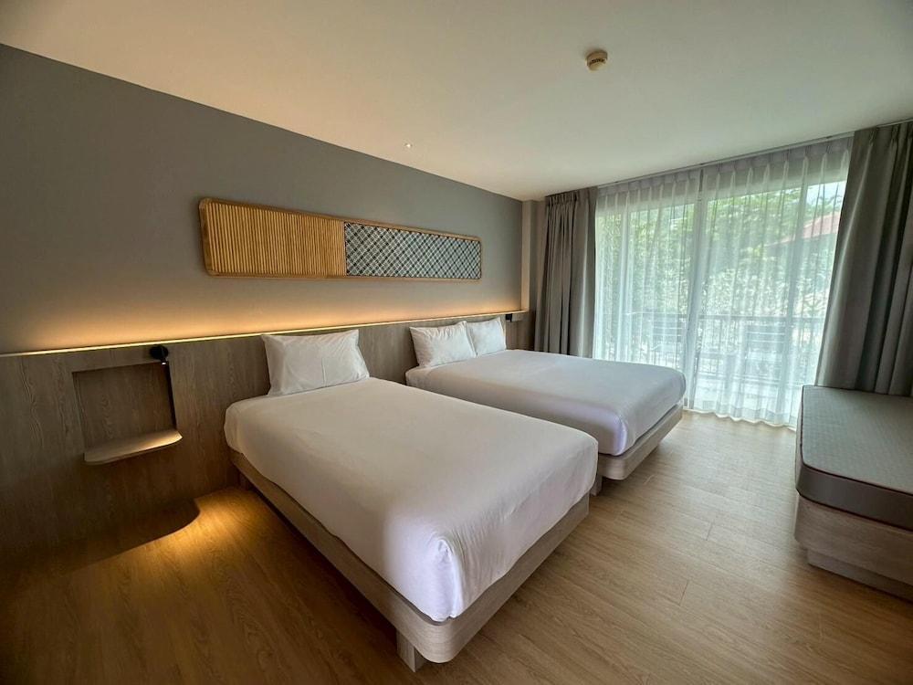 Baan Karon Resort Room Type - Superior Triple Room