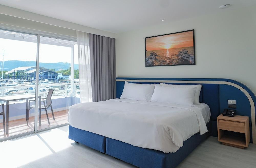 NH Boat Lagoon Phuket Resort Room Type - Marina Grand Room