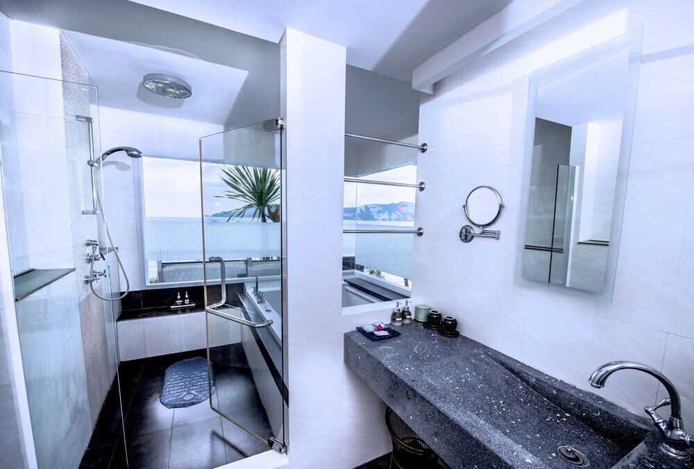 Homm Bliss Southbeach Patong by Banyan Tree Room Type - Superior Suite Sea View