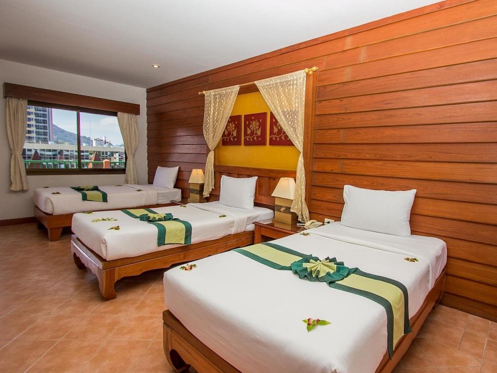 Bel Aire Patong, Phuket By The ASHLEE Room Type - Superior Triple