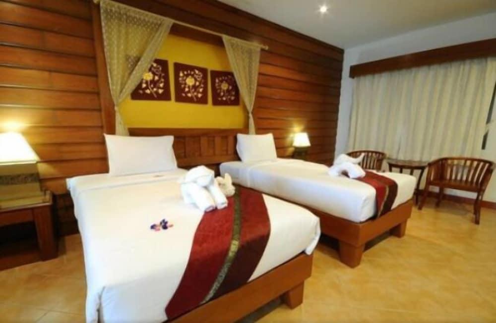 Bel Aire Patong, Phuket By The ASHLEE Room Type - Superior Room Twin Beds