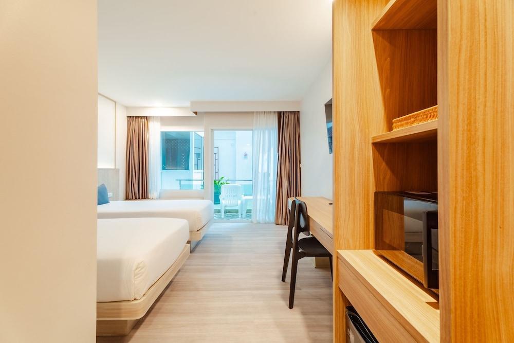 Baumancasa Karon Beach Resort Room Type - Deluxe Pool Access Room Baumancasa Karon Beach Resort Room Type - Deluxe Pool Access Room