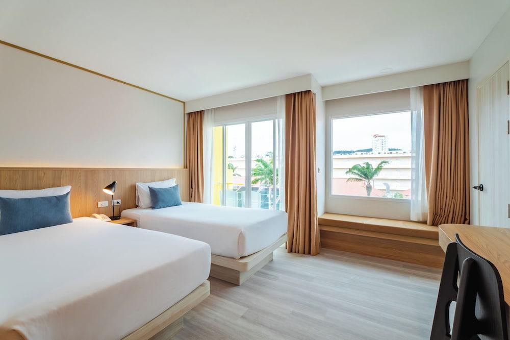 Baumancasa Karon Beach Resort Room Type - Deluxe Room