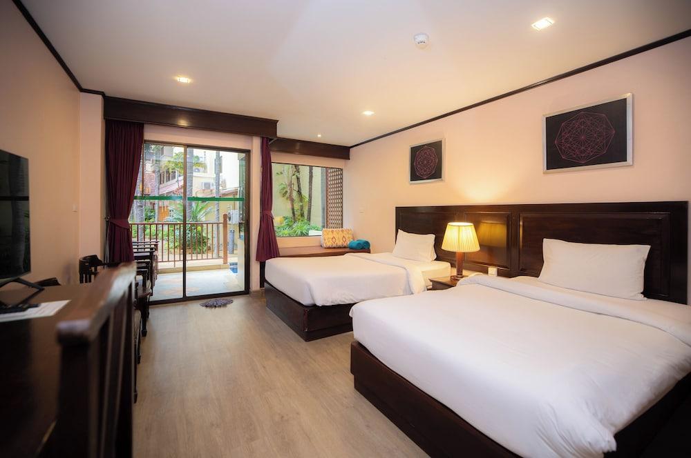 Baumanburi Hotel Room Type - Poolside Access Twin Room with Balcony