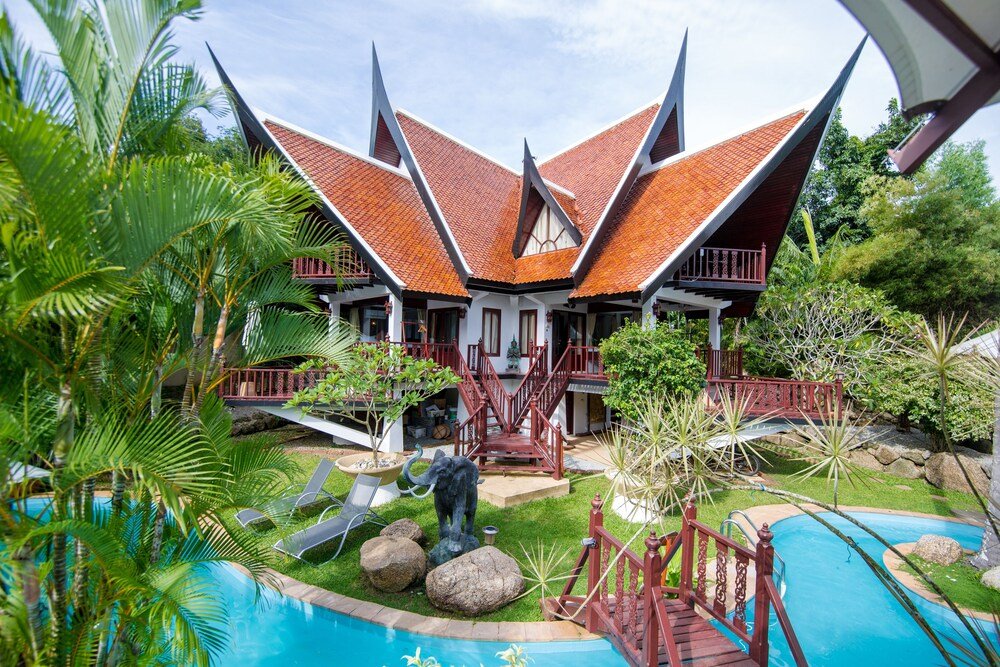 Coco Palace Resort