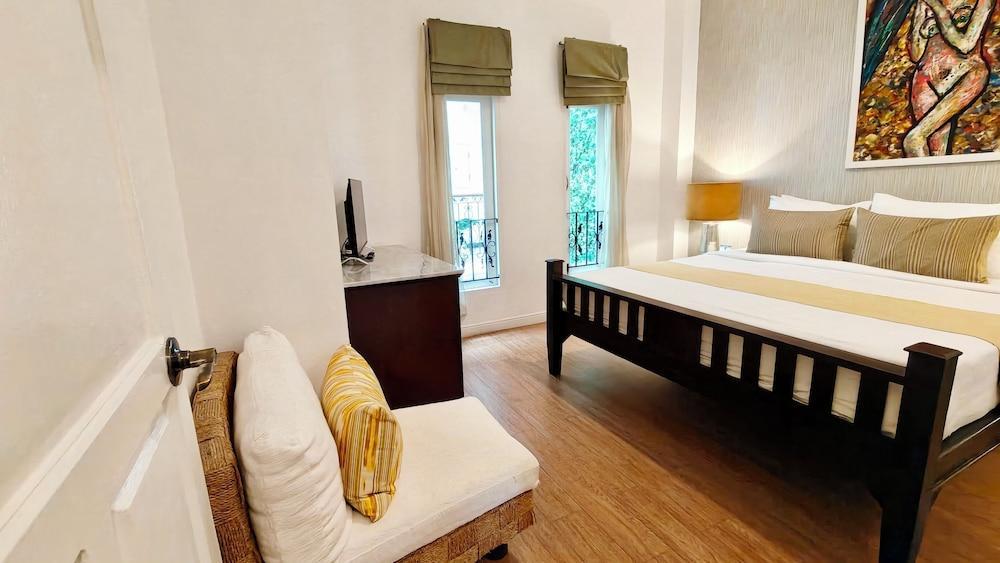 Casa Blanca Boutique Hotel - Tap to explore photos