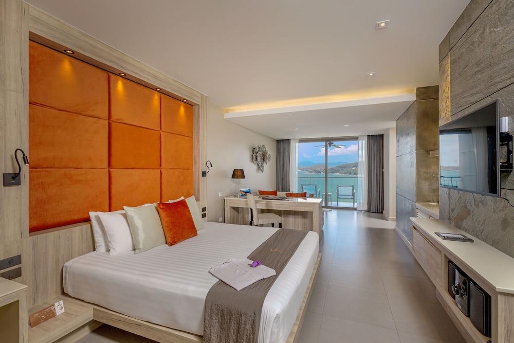 Cape Sienna Gourmet Hotel & Villas Room Type - Sea View with Jacuzzi Junior Suites Room(Child 0-1.99 yrs Not Allowed) Cape Sienna Gourmet Hotel & Villas Room Type - Sea View with Jacuzzi Junior Suites Room(Child 0-1.99 yrs Not Allowed)