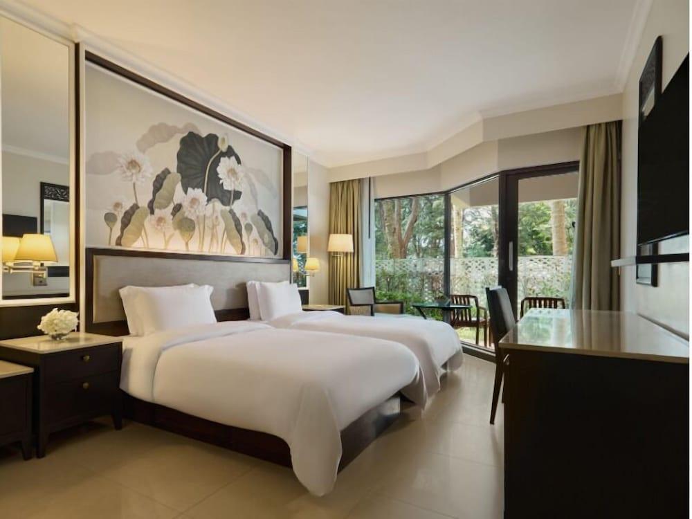 Dusit Thani Laguna Phuket Room Type - Deluxe Room