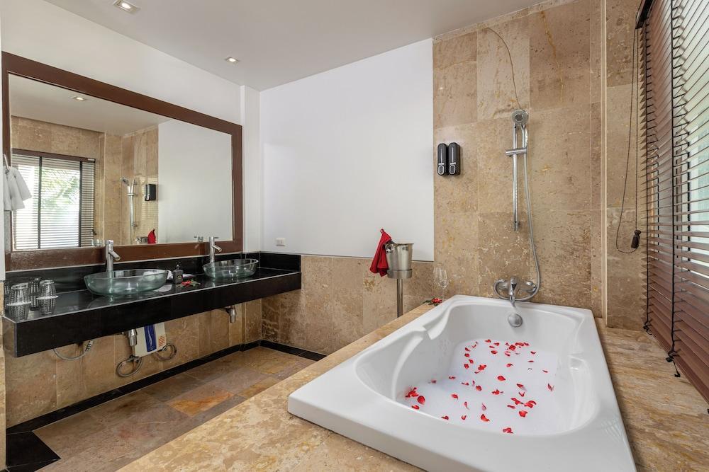 Phunawa Resort Room Type - 2 Bedroom Family Suite with Bathtub Phunawa Resort Room Type - 2 Bedroom Family Suite with Bathtub