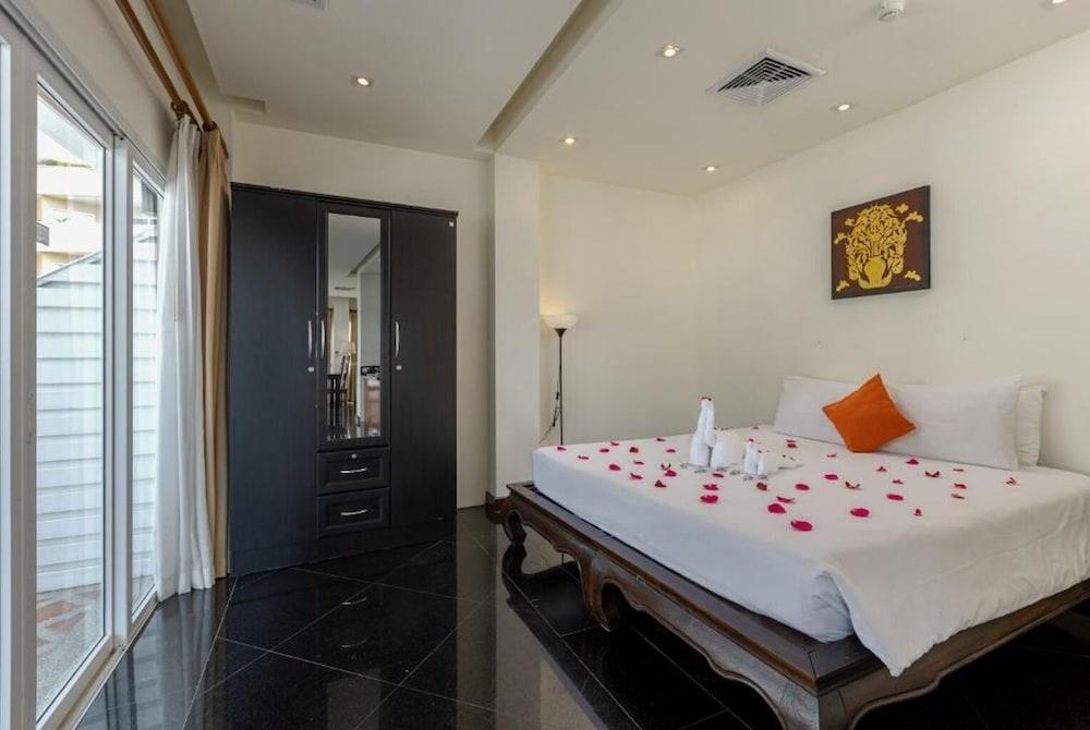 Phunawa Resort Room Type - Studio Penthouse with Jacuzzi Phunawa Resort Room Type - Studio Penthouse with Jacuzzi