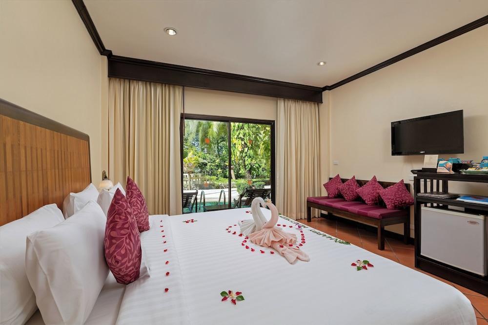 The Front Village Room Type - Deluxe Double Room, Pool Access
